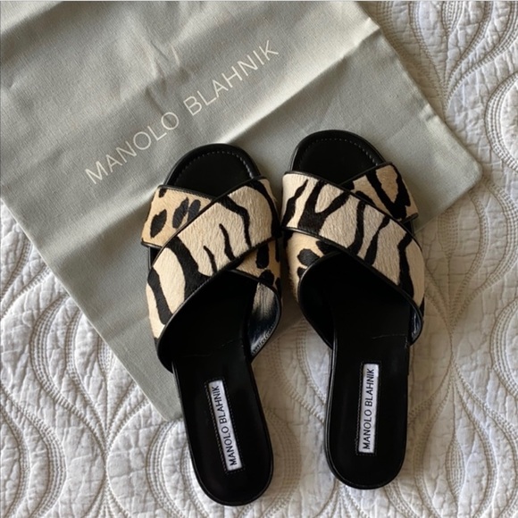 🎉🎉HOST PICK! 🎉🎉Manolo Blahnik Sandals - Picture 1 of 8
